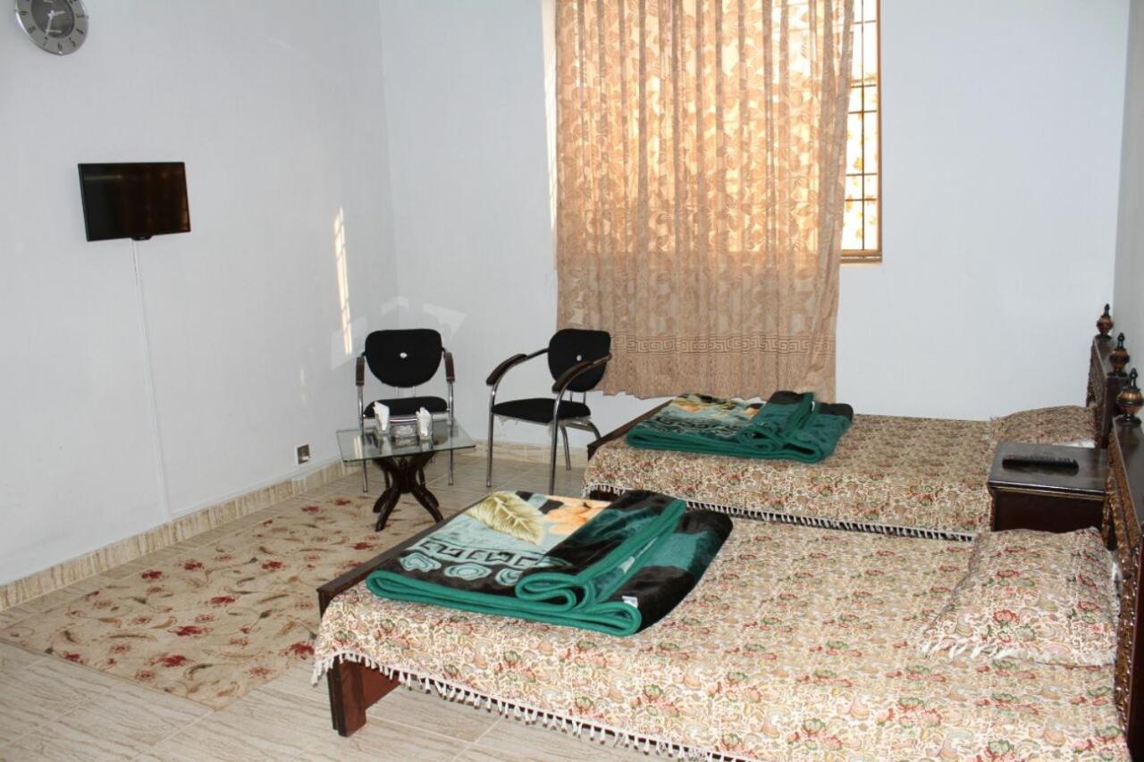 Tulip Guest House Аботабад Екстериор снимка