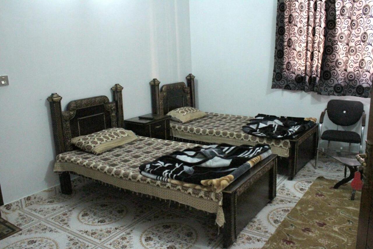 Tulip Guest House Аботабад Екстериор снимка